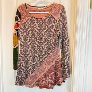 🎨 Boho Romance Patchwork Lace Knit Top – Adore M Preloved Artwear Charm 🌺